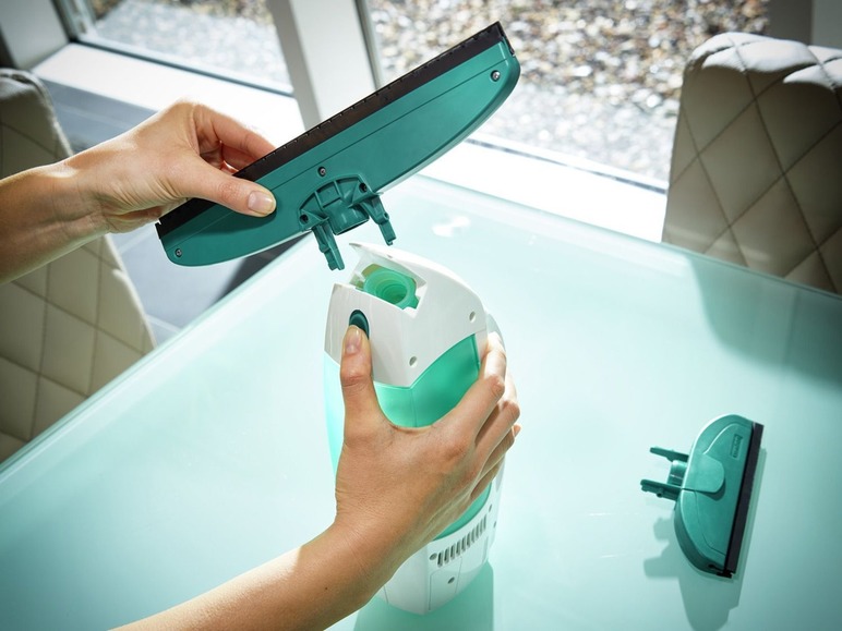 Aller en mode plein écran LEIFHEIT Kit aspirateur à vitres Dry&Clean avec manche et mouilleur - Photo 4