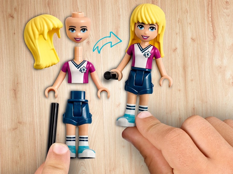 Ga naar volledige schermweergave: LEGO® Friends Stephanie's voetbaltraining (41330) - afbeelding 13