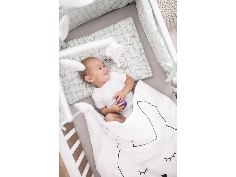 Aller en mode plein écran Träumeland Linge de lit "Lapin en peluche", pour enfant et bébé,100 x 135 cm, en pur coton - Photo 4
