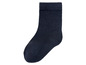 Een donkerblauwe sok