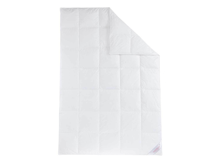 Couette en duvet blanc de la marque 'Sannwald'.