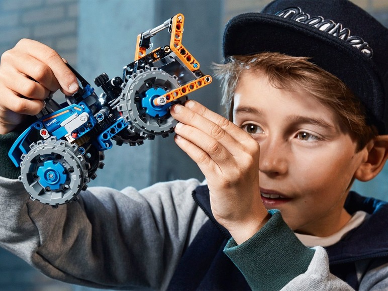 Ga naar volledige schermweergave: LEGO® Technic Afvalpersdozer (42071) - afbeelding 16