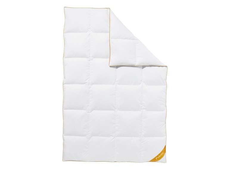 Een witte donsdeken van het merk Falette.