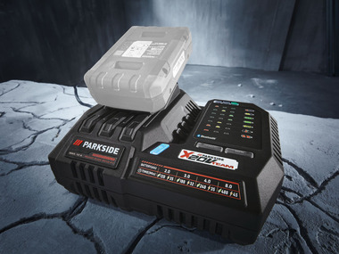 PARKSIDE PERFORMANCE® Smart oplader 20 V, 12 A »PLGS 2012«