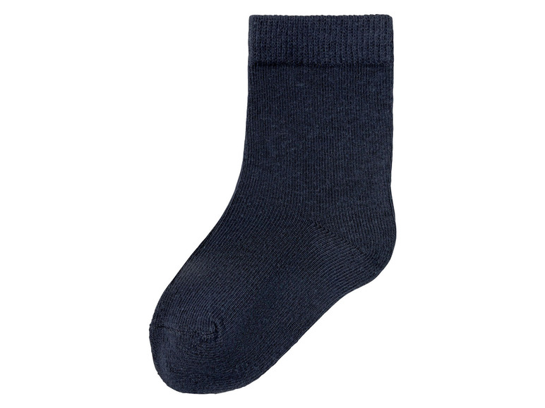 Een donkerblauwe sok.