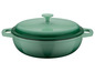 Een groene gietijzeren braadpan met deksel.