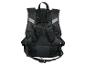Sac à dos noir avec des bretelles réglables et des compartiments multiples.