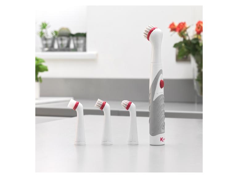 Een Klean Kanteen elektrische schrobber met verschillende opzetstukken.