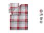 Dekbedovertrekset met rood, grijs en wit geruit patroon, met bijpassende kussens.