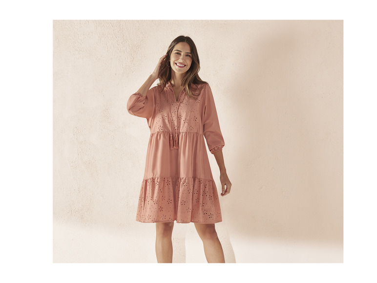 Aller en mode plein écran esmara® Robe avec broderie ajourée - Photo 3