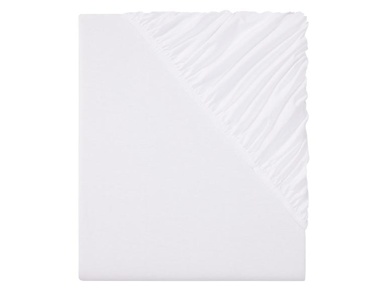 Drap-housse blanc uni.