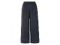 Pantalon large bleu marine élégant.