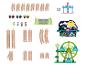 Houten treinset met carnaval- en Halloween-thema, inclusief rails, wagons en figuren.