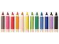 Douze crayons de couleur, du marron au noir, avec des bases en bois clair et l'inscription « CR ».