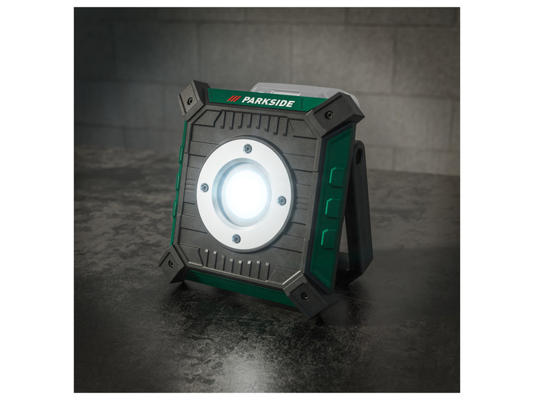 Parkside werklamp met een heldere witte ledlamp.
