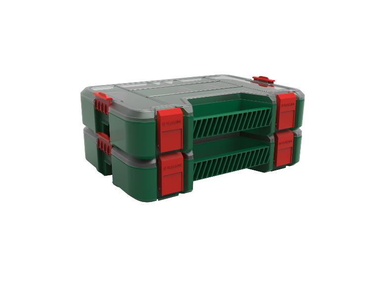 Deux boîtes à outils Parkside empilées, vertes et rouges, avec couvercles transparents.