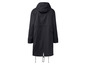 Een zwarte parka met capuchon.