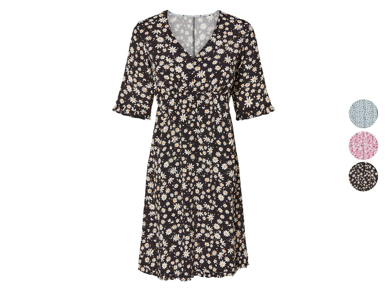 Een zwarte midi-jurk met een bloemenprint.