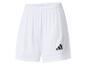Short de sport Adidas blanc avec logo noir sur la jambe droite.