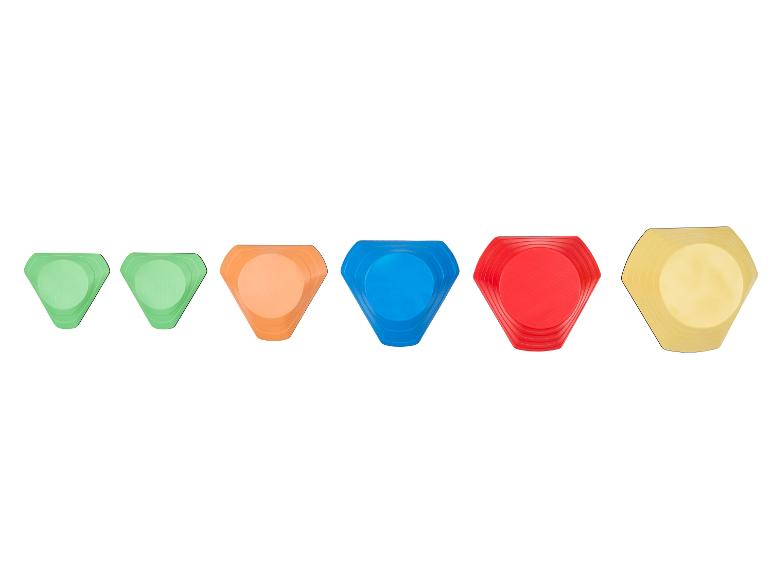 Ensemble de six bols à collation triangulaires et hexagonaux colorés.