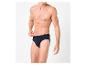 Homme en slip noir.
