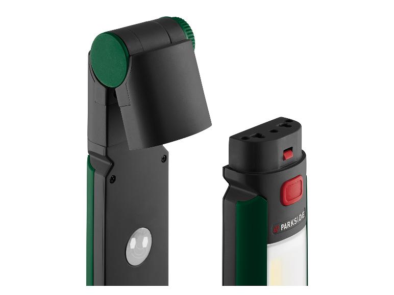 Twee groen-zwarte Parkside werklampen met magnetische basis.