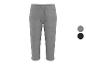 Pantalon de jogging capri gris avec cordon de serrage, disponible en gris et noir.
