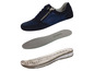 Blauwe sneakers met rits, zool en voetbed.