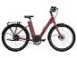 Een rode elektrische fiets met een belt drive.