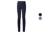 Jeans skinny bleu foncé pour femme.