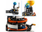 LEGO-model van een zonnestelsel met draaiende aarde en zon.
