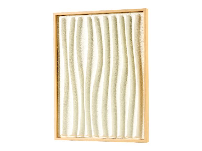Un cadre en bois avec un motif en relief blanc abstrait.