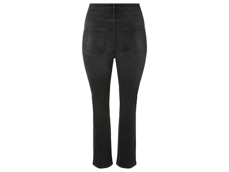 Un jean bleu foncé à taille haute
