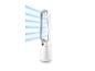 Witte torenventilator met digitaal display en blauwe luchtstroom.