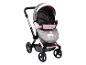 Een roze en grijze kinderwagen met een eenhoorn op de bekleding.