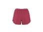 Rode sportshorts met witte details, achteraanzicht.