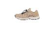 Beige sportschoen met zwarte details en snelsluiting.