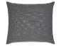 Coussin gris foncé à rayures horizontales.