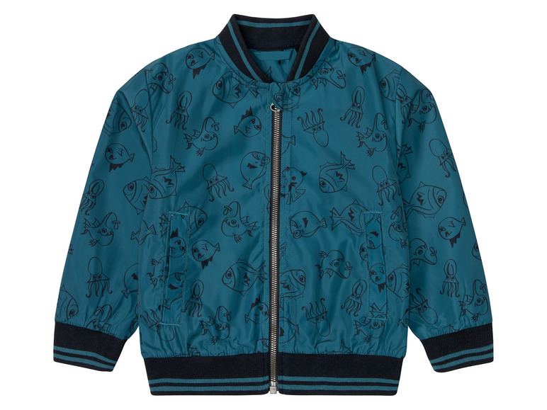 Een blauwe bomberjack met vissen en octopus print.