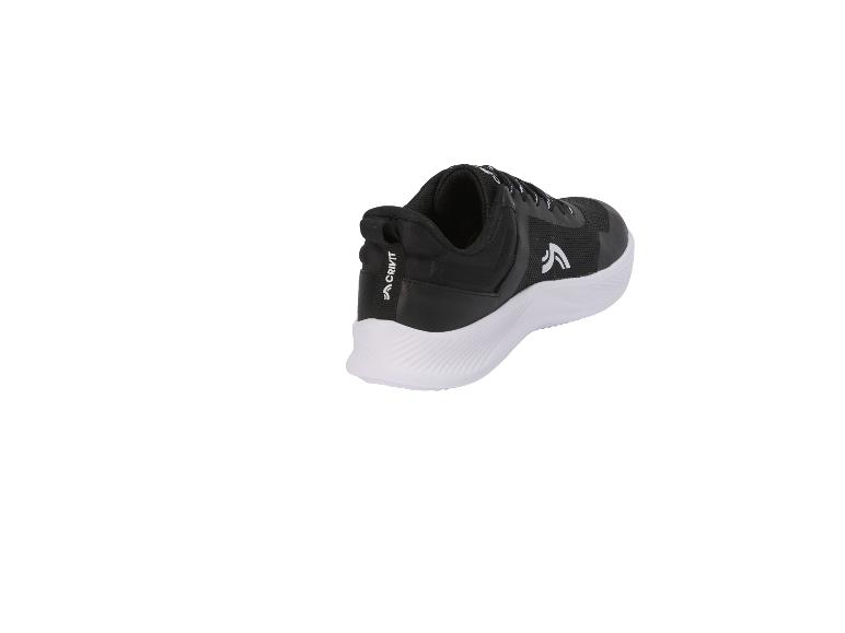 Zwarte sportschoenen met witte zool en wit logo aan de zijkant