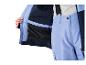 Personne en veste de ski bleu clair et bleu foncé et pantalon de ski bleu clair.