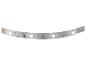 Flexibele witte LED-strip met zichtbare circuits en elektronische componenten.