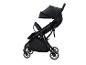 Une poussette noire pliable UPPAbaby.