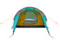 Een blauwe en gele tent met een open ingang.