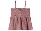 Roze gesmokte kindertop met dunne bandjes.