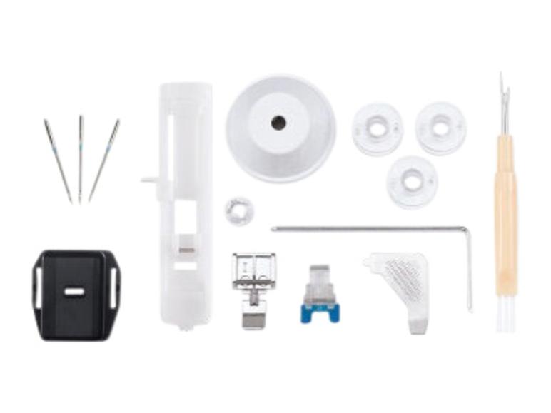 Naaimachine accessoires: naalden, spoelen, naaivoeten, tornmesje en andere gereedschappen.