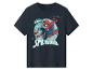 T-shirt enfant bleu foncé avec imprimé de super-héros sautant et le texte 'SPIDERMAN'.