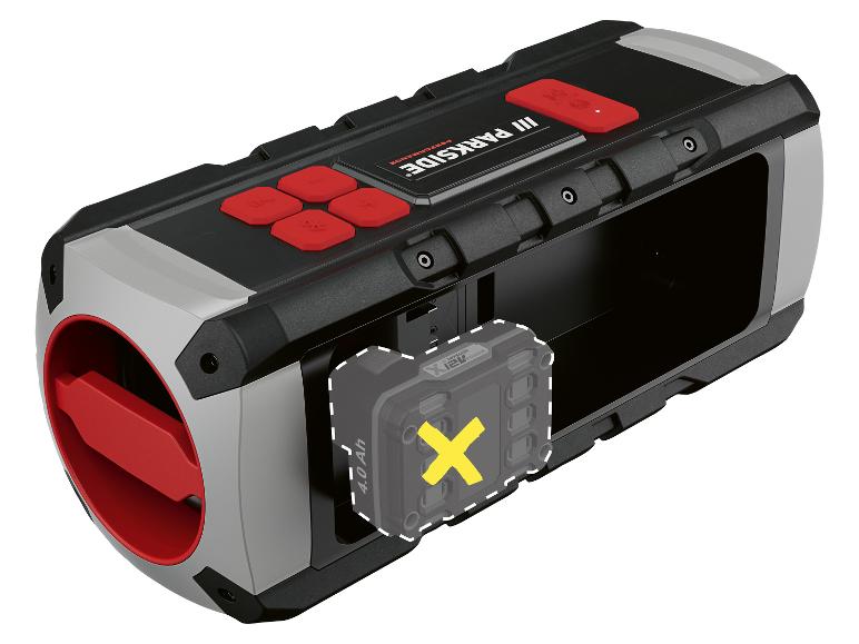Radio portable avec boutons rouges et compartiment de batterie, montrant une batterie incompatible.