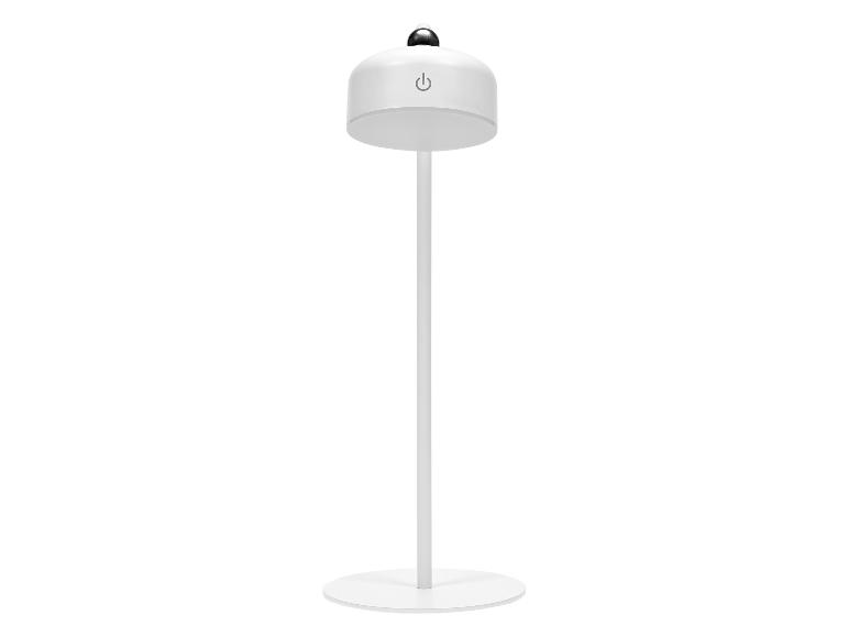 Witte vloerlamp met een aan/uit-knop
