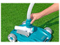 Een Bestway zwembadrobot met wielen, die wordt aangesloten op een slang.